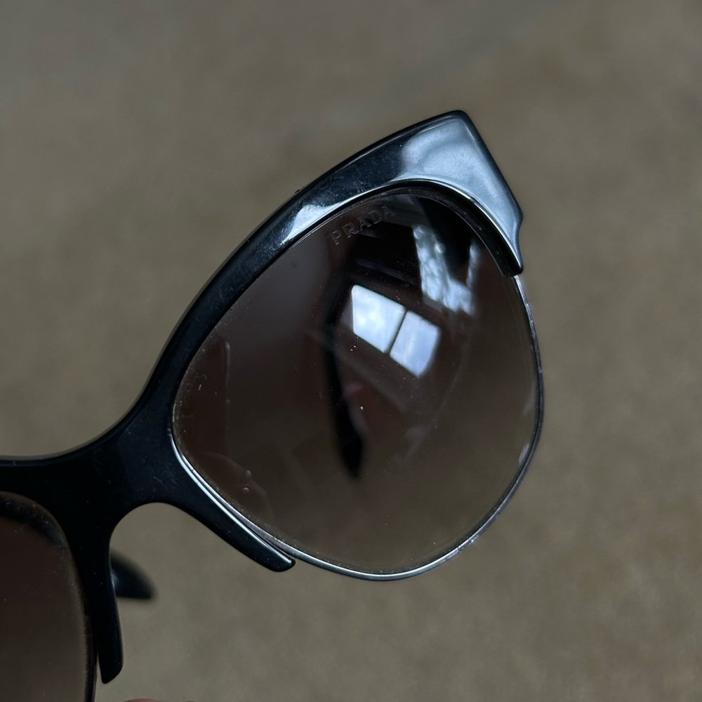 Trendy designer Sunglasses